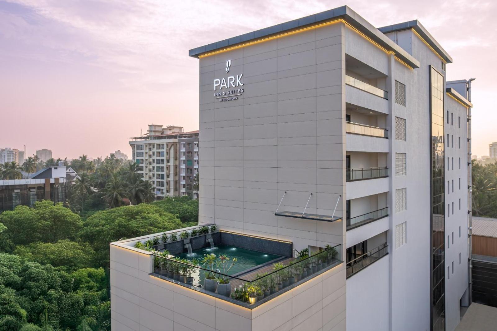 Park Inn & Suites By Radisson Thrissur East Fort Exterior photo